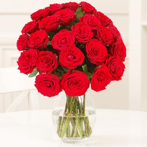 Ύμνος στην αγάπη Ανθοδέσμη με είκοσι πέντε κατακόκκινα τριαντάφυλλα