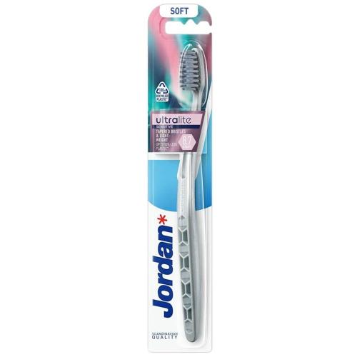 Jordan Ultralite Toothbrush Soft 1 Τεμάχιο Μαλακή Οδοντόβουρτσα για Βαθύ Καθαρισμό με Εξαιρετικά Λεπτές Ίνες Κωδ 310094 - Ανοιχτό Μπλε