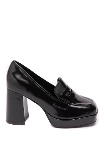 Μαύρα loafers με τακούνι