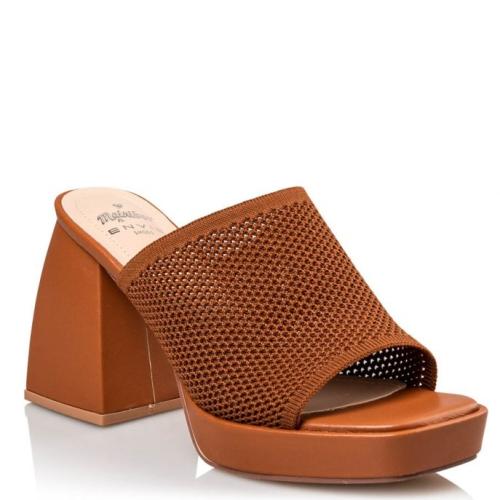 Mairiboo by Envie Shoes Γυναικεία Πέδιλα-Mules M42-17453-26 Κάμελ NETFLEX