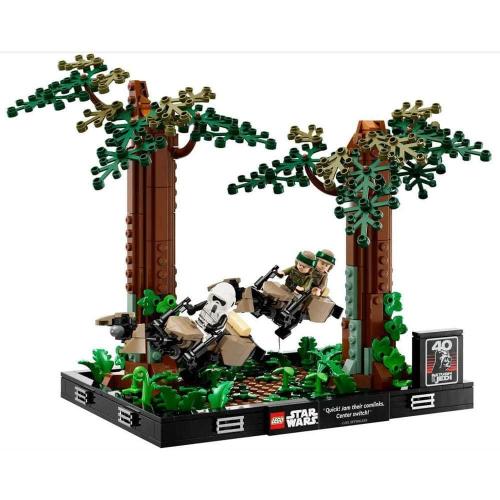 Διόραμα Καταδίωξης Με Ταχυσκάφος Στον Έντορ Disney Star Wars 75353 608τμχ Brown-Green Lego