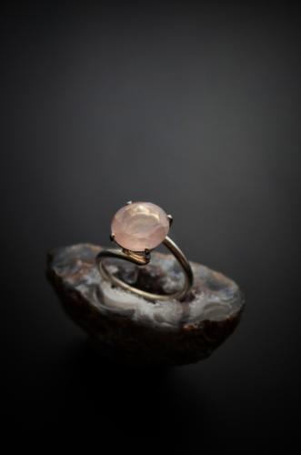 Ασημένιο Χειροποίητο δαχτυλίδι με Ροζ Χαλαζία