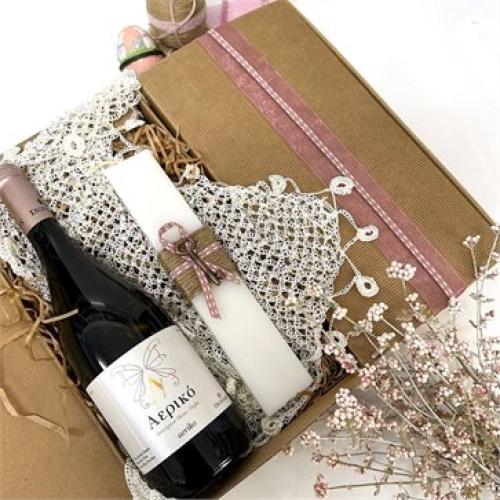Πασχαλινό Δώρο για τη Νονά με Κρασί, Λαμπάδα & Σαρίκι κουτί δώρου