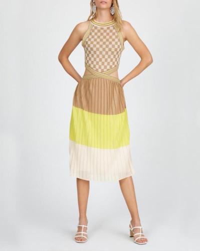 Γυναικείο φόρεμα λεπτής πλέξης με συνδυασμό σχημάτων 78% βισκόζη