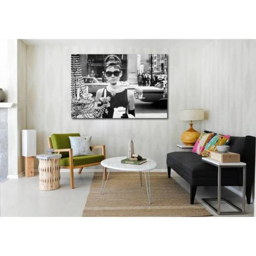 Πίνακας σε καμβά Audrey Hepburn 60x90 Τελαρωμένος καμβάς σε ξύλο με πάχος 2cm