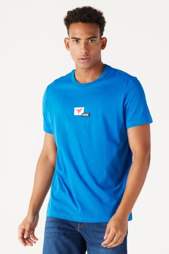 AC&Co / Altınyıldız Classics Men's Saxon Blue Standard Fit Normal Cut Crew Neck 100% Cotton Logo T-Shirt.