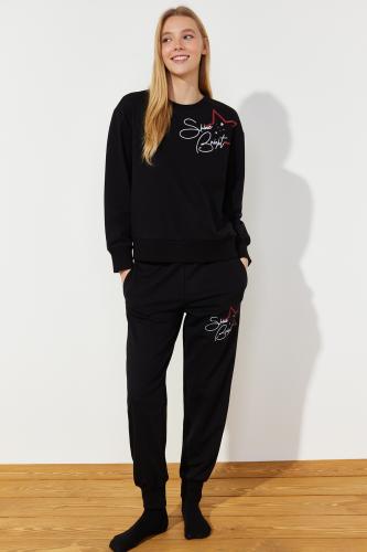 Trendyol Black Slogan and Star Printed Knitted Pajama Set